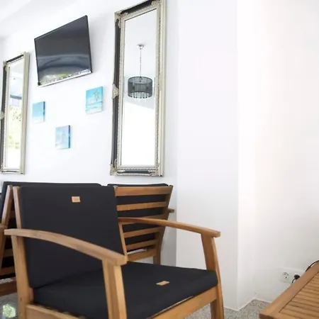 Apartment In Mit Terrasse, Grill Und Garten *